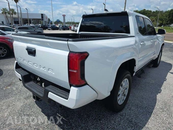 2024 Toyota Tacoma SR5 Crew Cab Medium Bed - miniatura 3