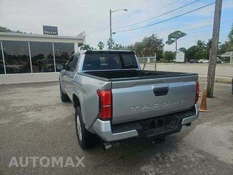 2024 Toyota Tacoma SR5 Crew Cab Short Bed - miniatura 2