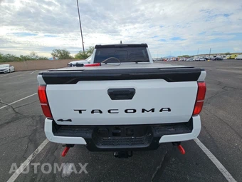 2024 Toyota Tacoma TRD Off-Road Crew Cab Medium Bed - miniatura 5