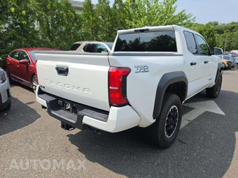 2024 Toyota Tacoma TRD Off-Road Crew Cab Medium Bed - miniatura 3