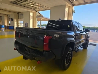 2024 Toyota Tacoma TRD Off-Road Crew Cab Medium Bed - miniatura 4