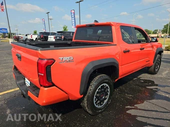 2024 Toyota Tacoma TRD Off-Road Crew Cab Medium Bed - miniatura 3