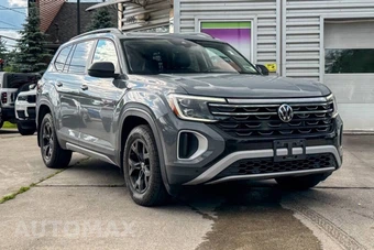2024 Volkswagen Atlas 2.0T Peak Edition SEL