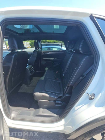 2024 Volkswagen Atlas Cross Sport 2.0T SE w/Technology - miniatura 10