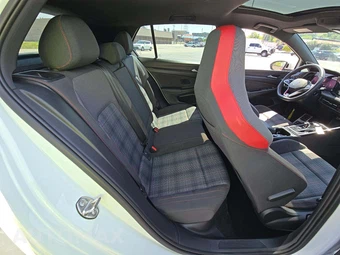 2024 Volkswagen Golf GTI SE - miniatura 13