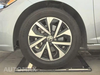 2024 Volkswagen Jetta S – miniatura 9