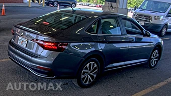 2024 Volkswagen Jetta S – miniatura 4