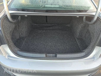 2024 Volkswagen Jetta SE - miniatura 16