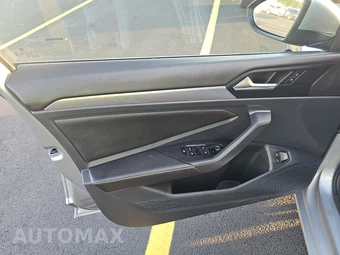2024 Volkswagen Jetta SE - miniatura 9
