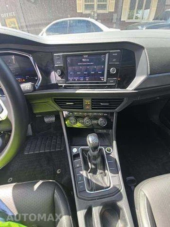 2024 Volkswagen Jetta SE - miniatura 11