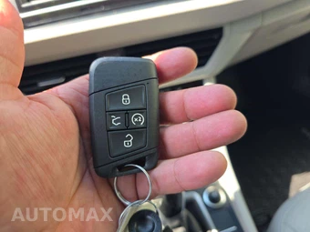 2024 Volkswagen Jetta SE - miniatura 8