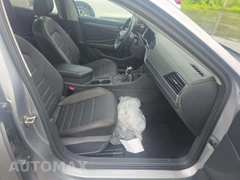 2024 Volkswagen Jetta SE - miniatura 18