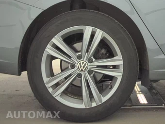 2024 Volkswagen Jetta SE - miniatura 11