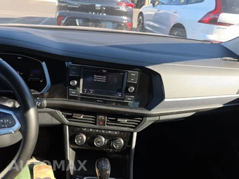 2024 Volkswagen Jetta SE - miniatura 17