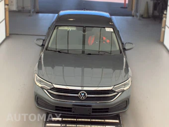 2024 Volkswagen Jetta SE - miniatura 2