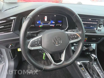 2024 Volkswagen Jetta SE - miniatura 16