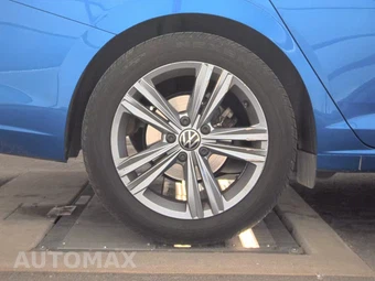 2024 Volkswagen Jetta SE - miniatura 11
