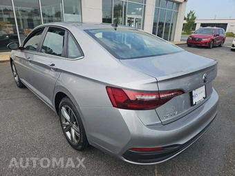 2024 Volkswagen Jetta SE – miniatura 2