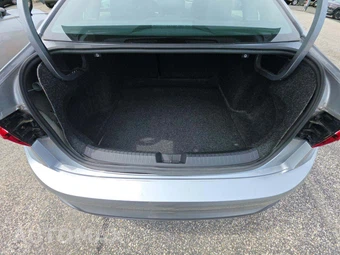 2024 Volkswagen Jetta SE - miniatura 14