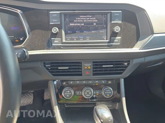 2024 Volkswagen Jetta SE - miniatura 11