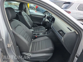 2024 Volkswagen Jetta SE - miniatura 14