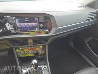 2024 Volkswagen Jetta SE - miniatura 17