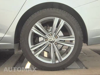 2024 Volkswagen Jetta SE - miniatura 12