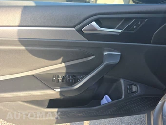 2024 Volkswagen Jetta SE - miniatura 15
