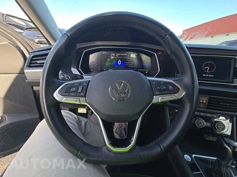 2024 Volkswagen Jetta SE - miniatura 16