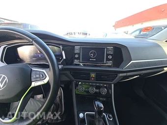 2024 Volkswagen Jetta SE - miniatura 17