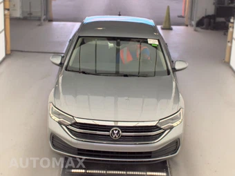 2024 Volkswagen Jetta SE - miniatura 2