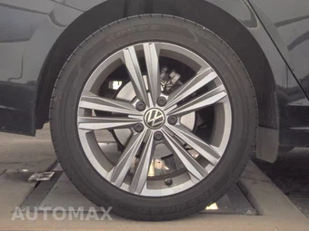 2024 Volkswagen Jetta SE - miniatura 11