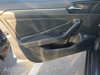 2024 Volkswagen Jetta SE - miniatura 15