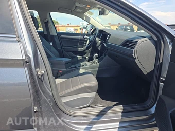 2024 Volkswagen Jetta SE - miniatura 8