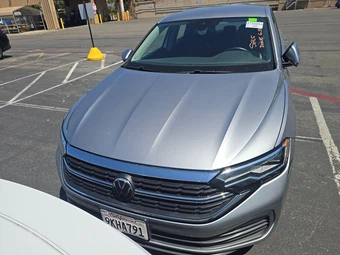 2024 Volkswagen Jetta SE – miniatura 2