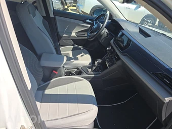 2024 Volkswagen Taos SE - miniatura 8