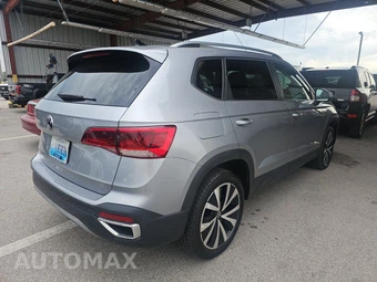 2024 Volkswagen Taos SE - miniatura 4