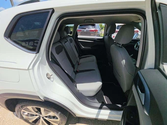 2024 Volkswagen Taos SE - miniatura 16