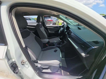 2024 Volkswagen Taos SE - miniatura 18