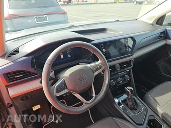 2024 Volkswagen Taos SE - miniatura 11
