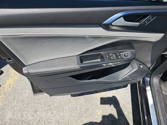 2024 Volkswagen Taos SE - miniatura 9
