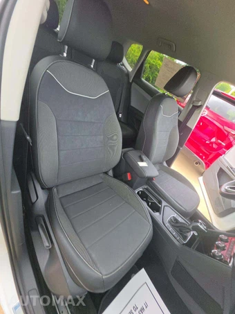 2024 Volkswagen Taos SE - miniatura 18