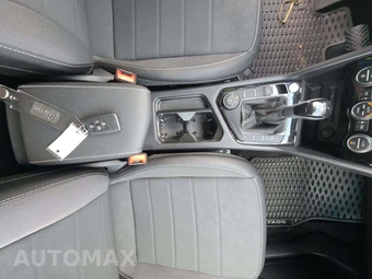 2024 Volkswagen Taos SE - miniatura 8