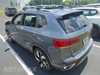 2024 Volkswagen Taos SEL - miniatura 2