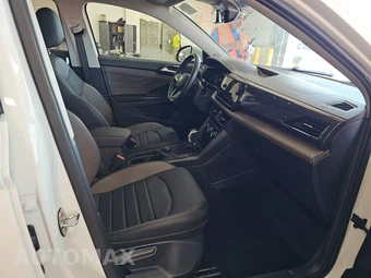 2024 Volkswagen Taos SEL - miniatura 8