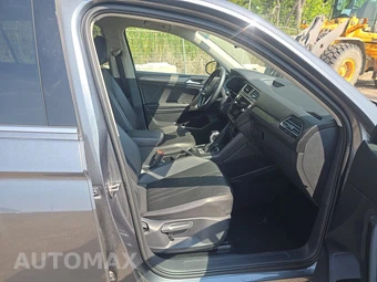 2024 Volkswagen Tiguan SE - miniatura 8