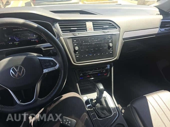 2024 Volkswagen Tiguan SE - miniatura 10