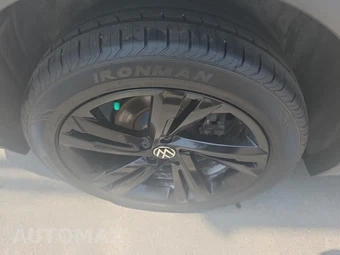 2024 Volkswagen Tiguan SE R-Line Black - miniatura 10