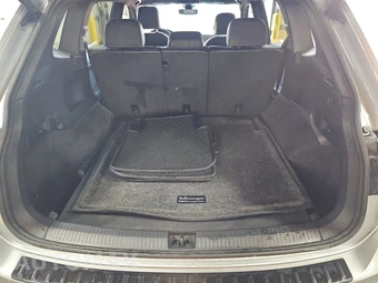 2024 Volkswagen Tiguan SE R-Line Black - miniatura 16