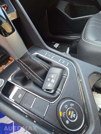 2024 Volkswagen Tiguan SE R-Line Black - miniatura 8